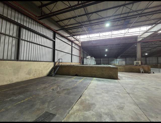 7,300M² WAREHOUSE TO LET IN MEREBANK EAST